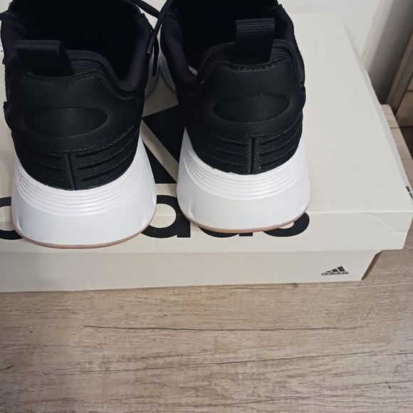 Women sneakers - Picture 9 of 13